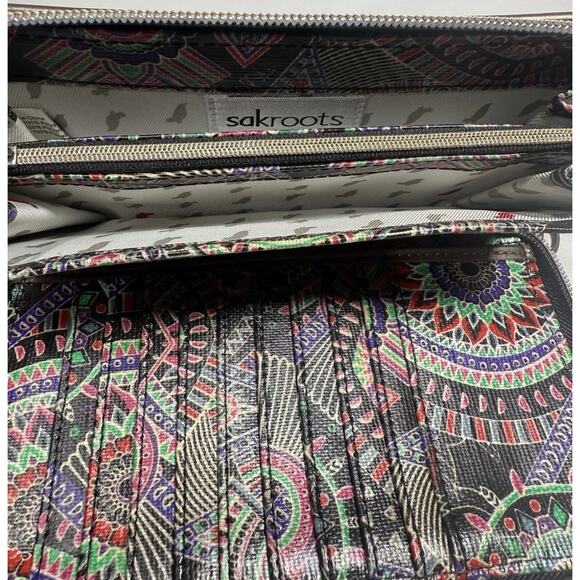 Sakroots Wallet  Zip Around Artist Circle Black Multi Color Llama Mandala NWOT - Picture 8 of 14